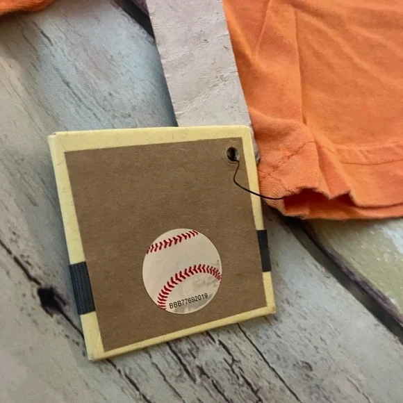 Red Jacket San Francisco Giants - SF Logo Soft Orange T-Shirt, XL, NWT - Picture 6 of 10